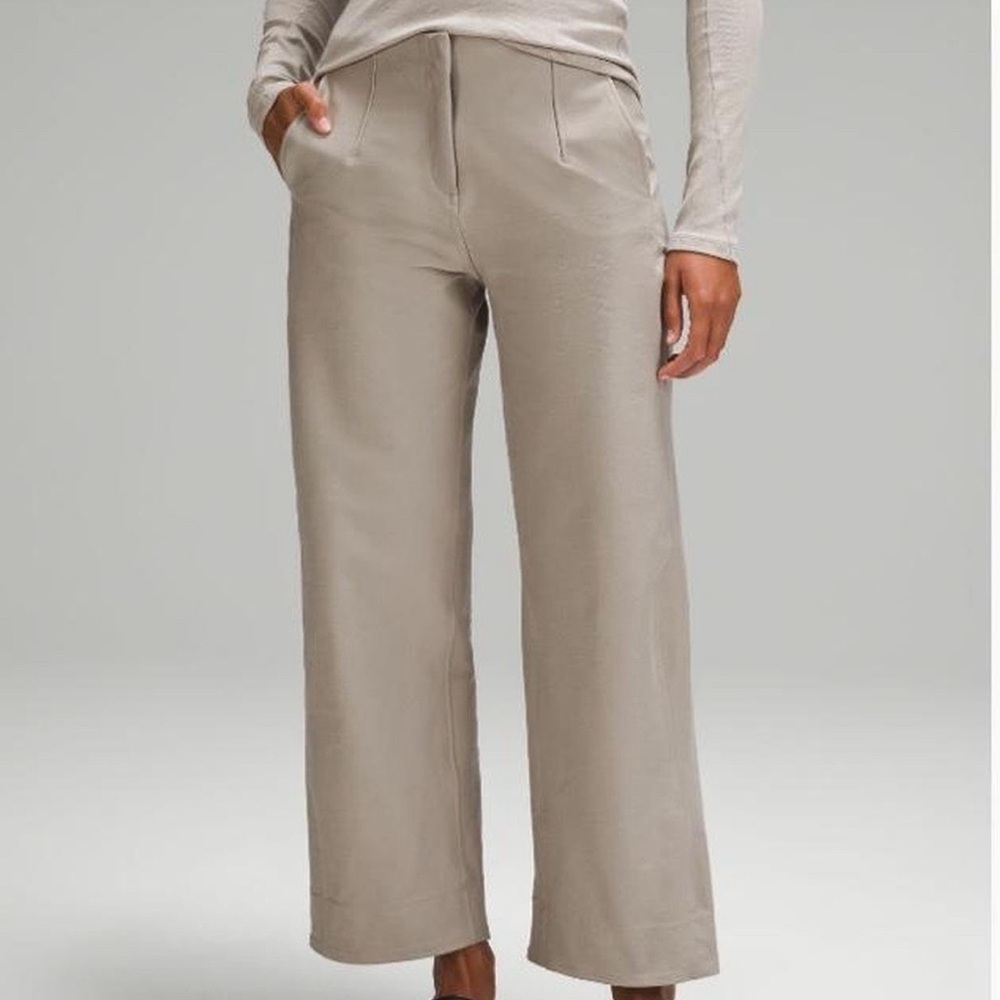 Lululemon Utilitech Relaxed Mid-Rise Trouser 7/8